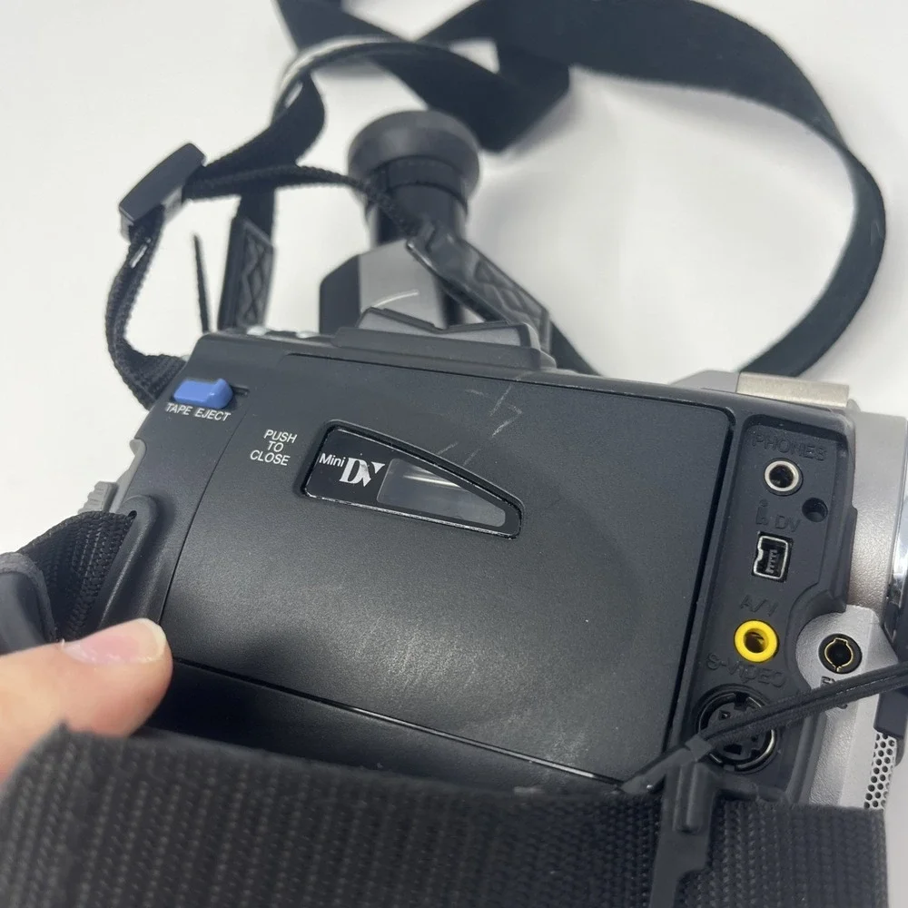 PANASONIC PV-DV100D‎ Digital Palmcorder, UNTESTED, AS IS (No Battery/Charger)